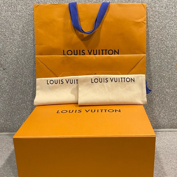 Authentic Louis Vuitton Gift Bag 5pc - Picture 1 of 9
